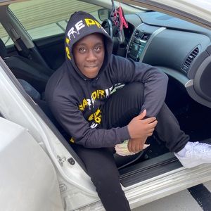 Meet your Posher, Jephte